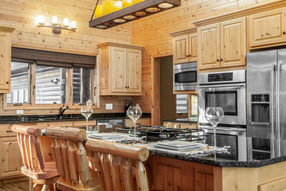 Spa Luxury in an Expansive Cabin Escape!